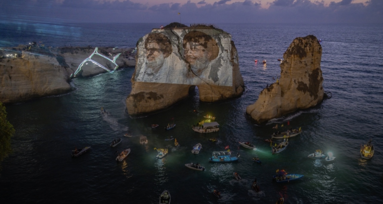 بعد إضاءة صخرة الروشة... بحث وتحرّ بحق شخصين