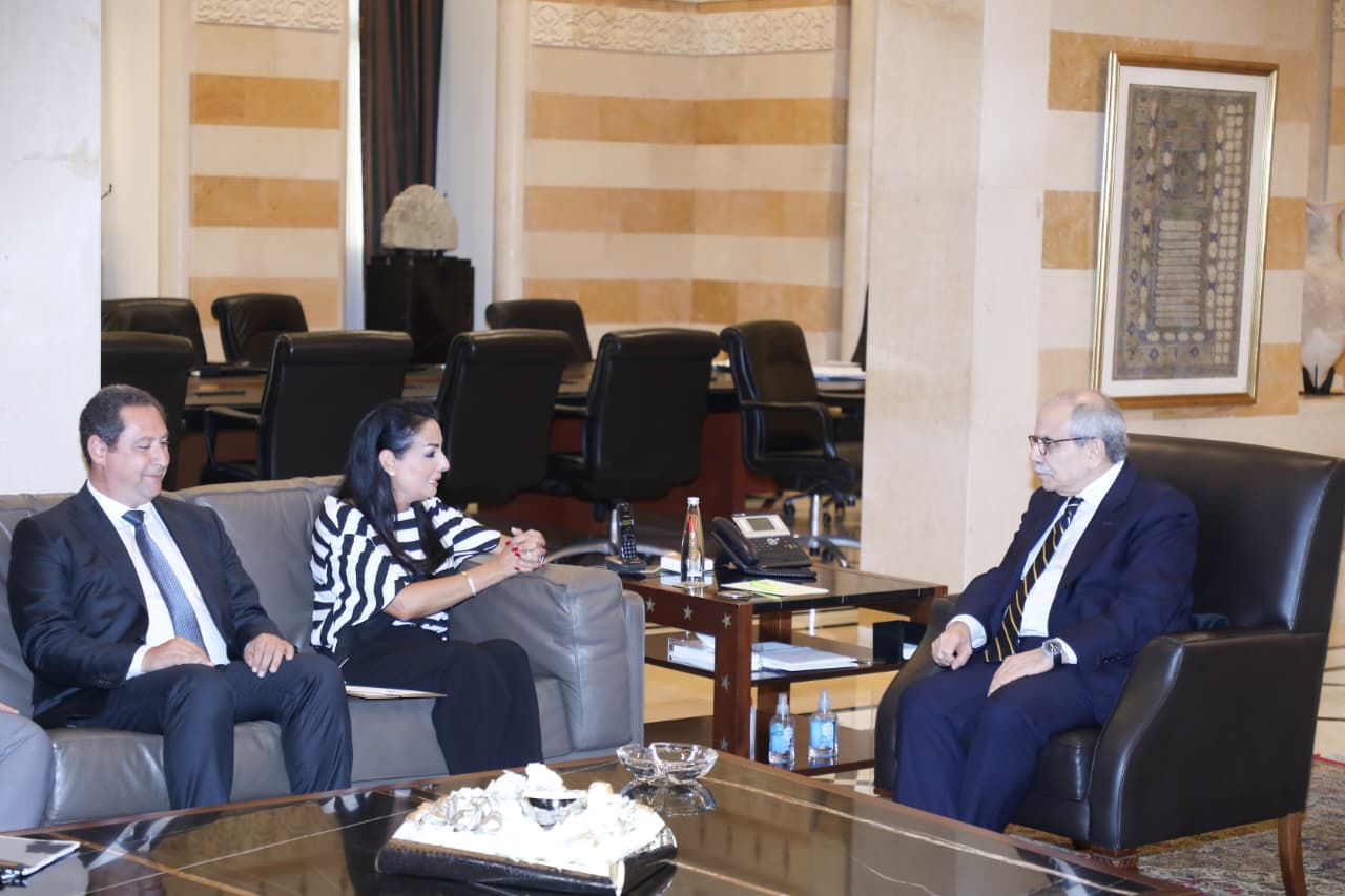 سلام بحث مع وزيري المال والاقتصاد في مشروع قانون الفجوة المالية