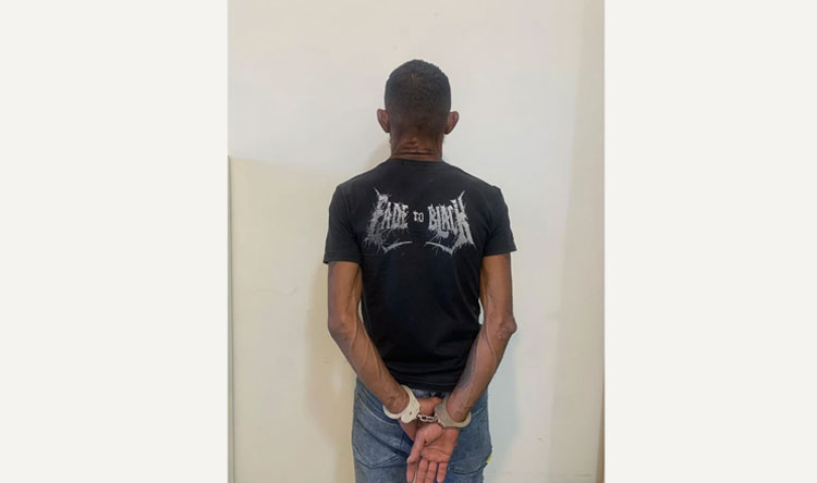 يسرق ليشتري الممنوعات