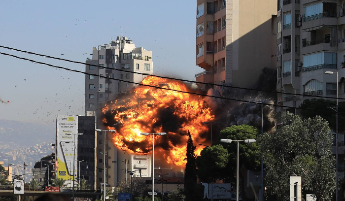 إسرائيل تتمدد بمحاذاة مواقع «اليونيفيل» للسيطرة على الساحل الجنوبي اللبناني<br />
تسعى للقبض على أكبر مربع حدودي ومحاصرة مقاتلي «حزب الله»