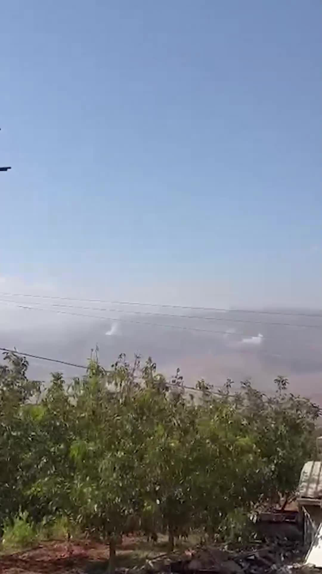 بالفيديو: غارات تستهدف جرود حربتا