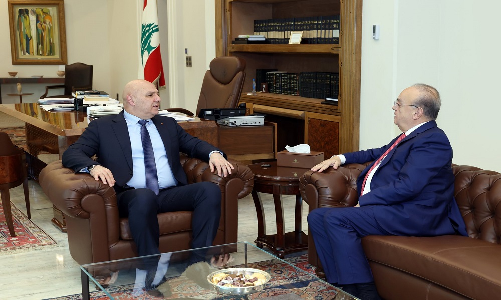 وهاب بعد لقائه عون: الرئاسة والجيش خط أحمر