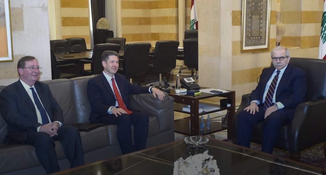 سلام عرض مع تيرنر استمرار الدعم البريطاني للجيش