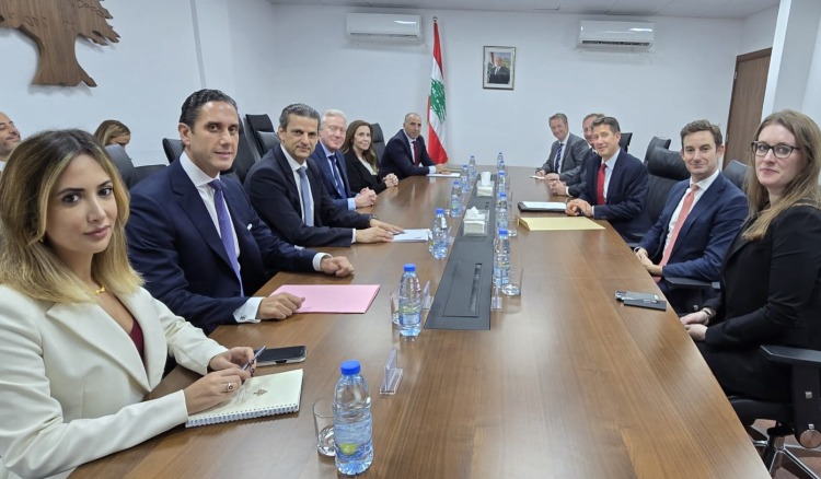 رجّي يتسلّم خرائط قديمة من وفد بريطاني للحدود اللبنانية