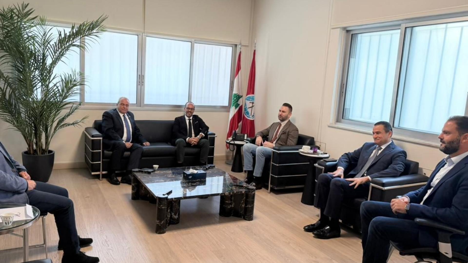 النائب جنبلاط استقبل وفداً من الكتائب اللبنانية