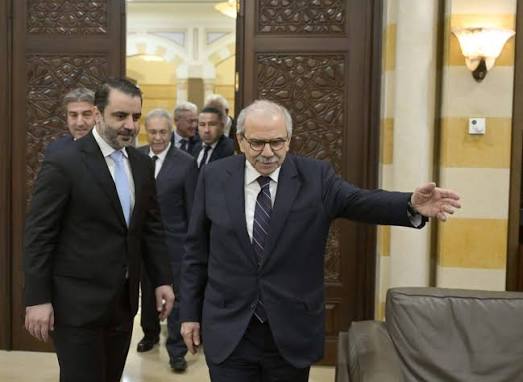 الشيباني في بيروت: تحرير علاقات البلدين من الأمن إلى السياسة والإقتصاد<br />
تعليق العمل بالمجلس الأعلى وتباين حول المفقودين ولا زيارة لبرِّي