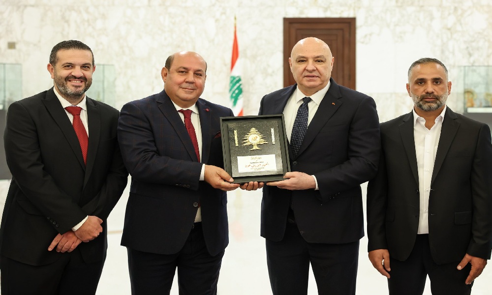 عون يهنّئ منتخب لبنان للسيدات في الميني فوتبول