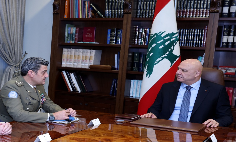 قائد “اليونيفيل” يؤكد لعون استمرار دعم الجيش