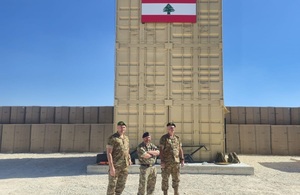 نائب الأميرال البريطاني ألغرين يزور الحدود الشرقية مع سوريا ويلتقي بالرؤساء البنانيين