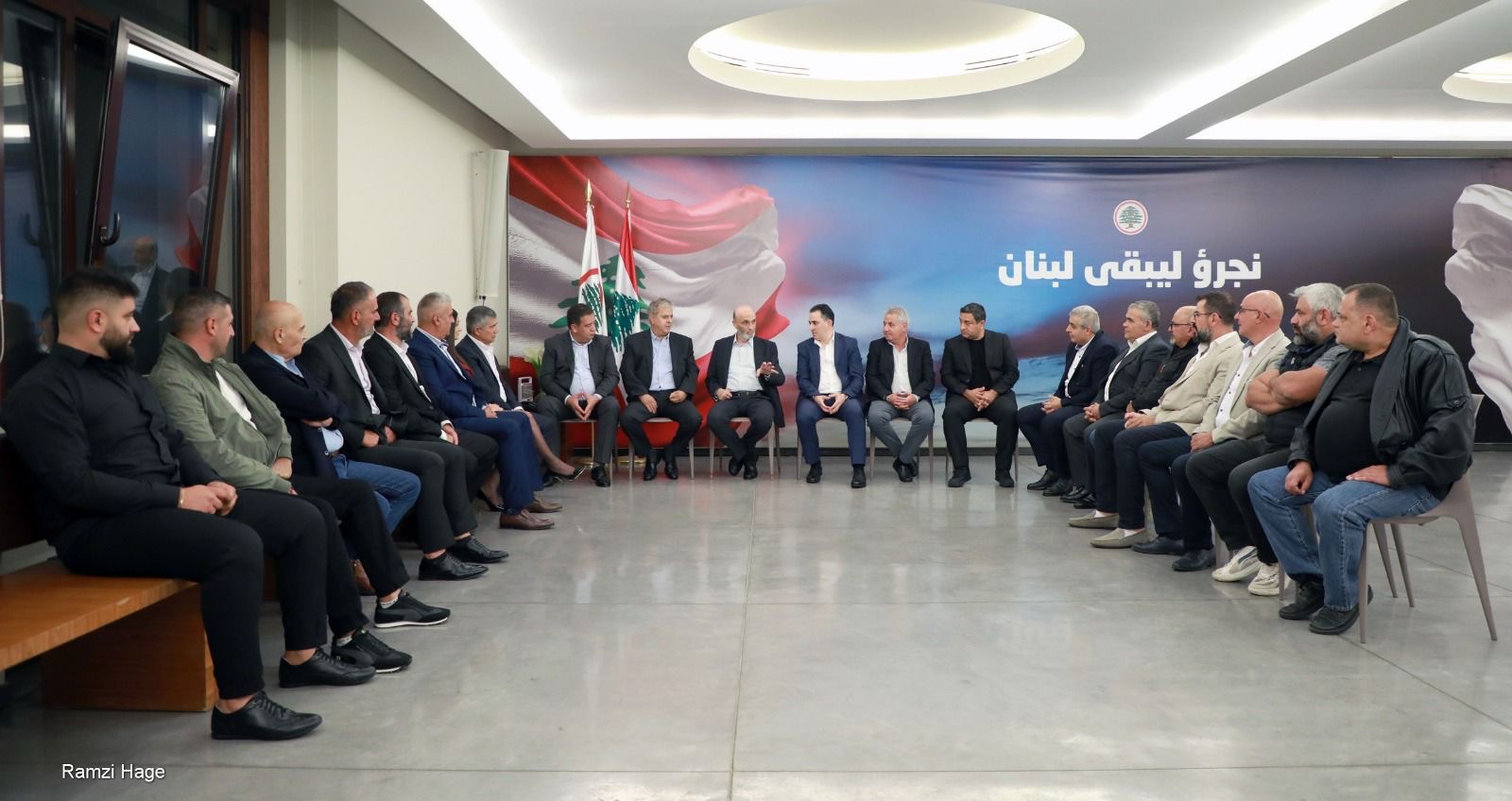 جعجع بحث مع وفد من بلدية بسكنتا شؤوناً إنمائية  والتقى بطلة لبنان في السباحة ومدبرا  في الرهبانية الأنطونية
