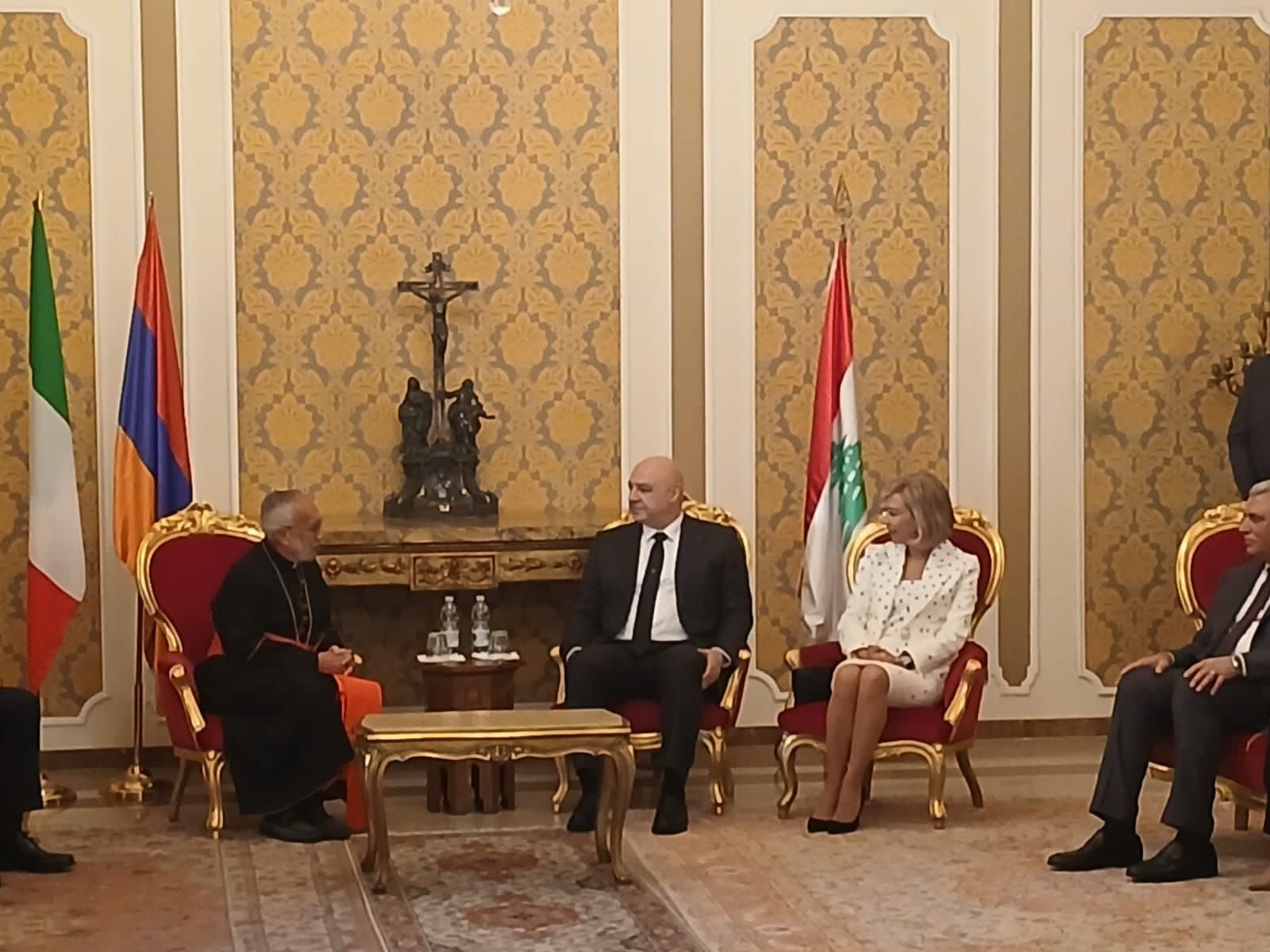 الرئيس  عون من روما: ننتظر قداسة البابا في لبنان ونعمل على إنجاح الزيارة المرتقبة