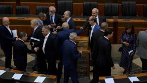 سخونة متدحرجة حول مأزق انتخاب المغتربين... فرنسا 