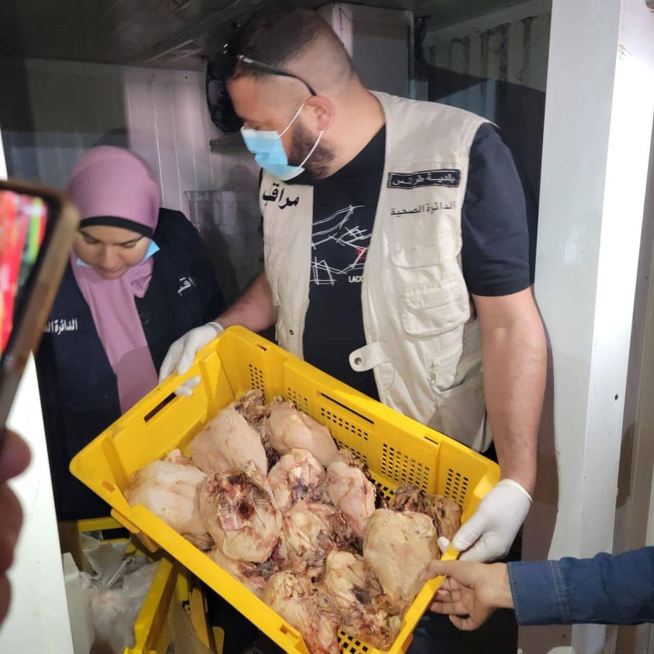 ضبط 500 كيلوغرام من الدجاج الفاسد في جبل محسن