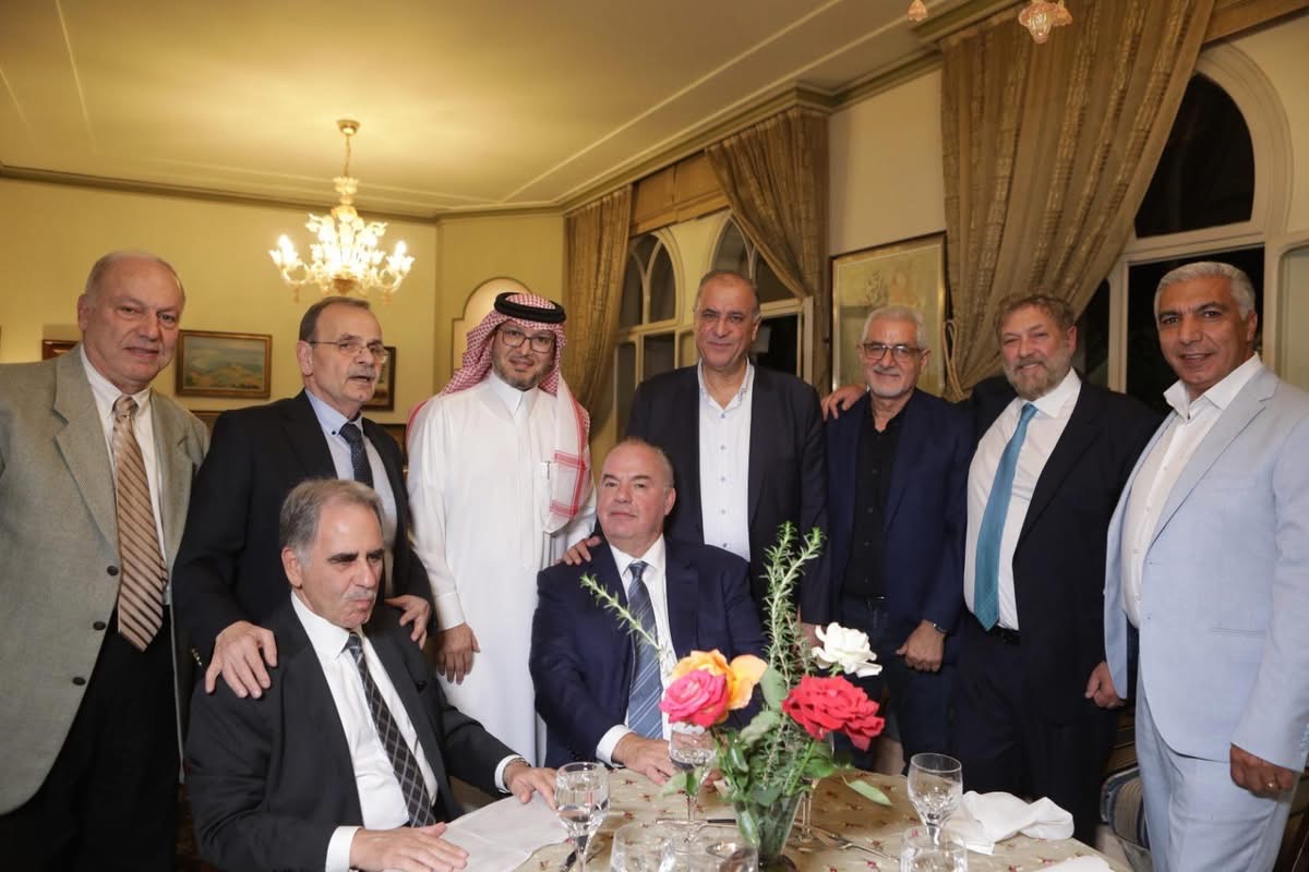 افرام يستضيف بخاري على مأدبة عشاء