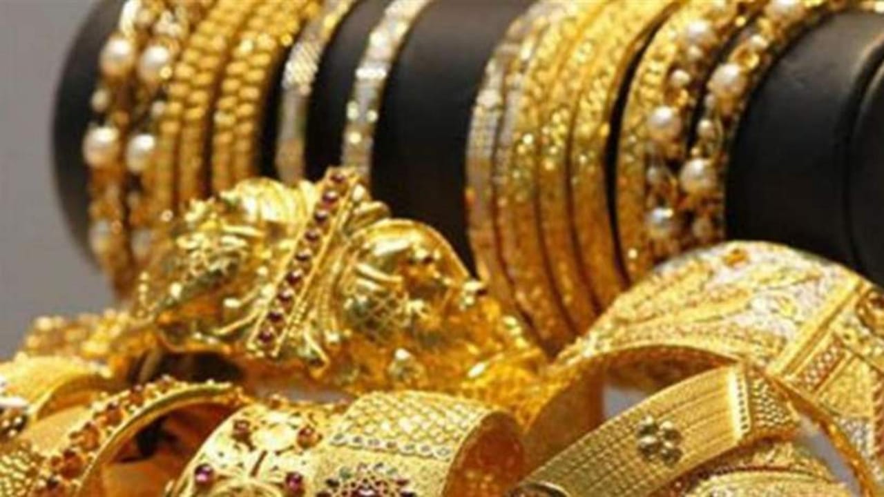 في سوق صيدا... توقيف سيدة تبيع ذهبًا مزيّفًا
