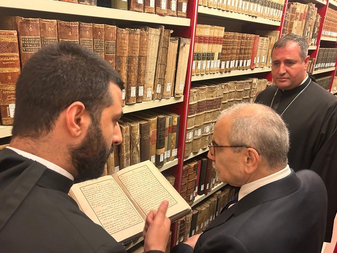 نواف سلام زار المدرسة المارونية في روما والمعهد الحبري الارمني والتقى البطريرك ميناسيان