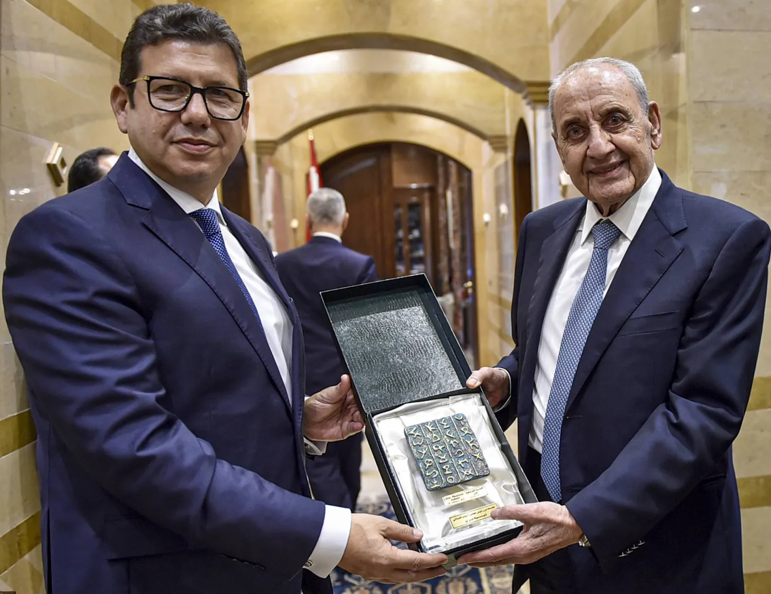 بيروت ترحّب بمبادرة القاهرة لإعادة الاستقرار
أبو الغيط يتحدث عن جهود مصرية - أميركية لمساعدة لبنان