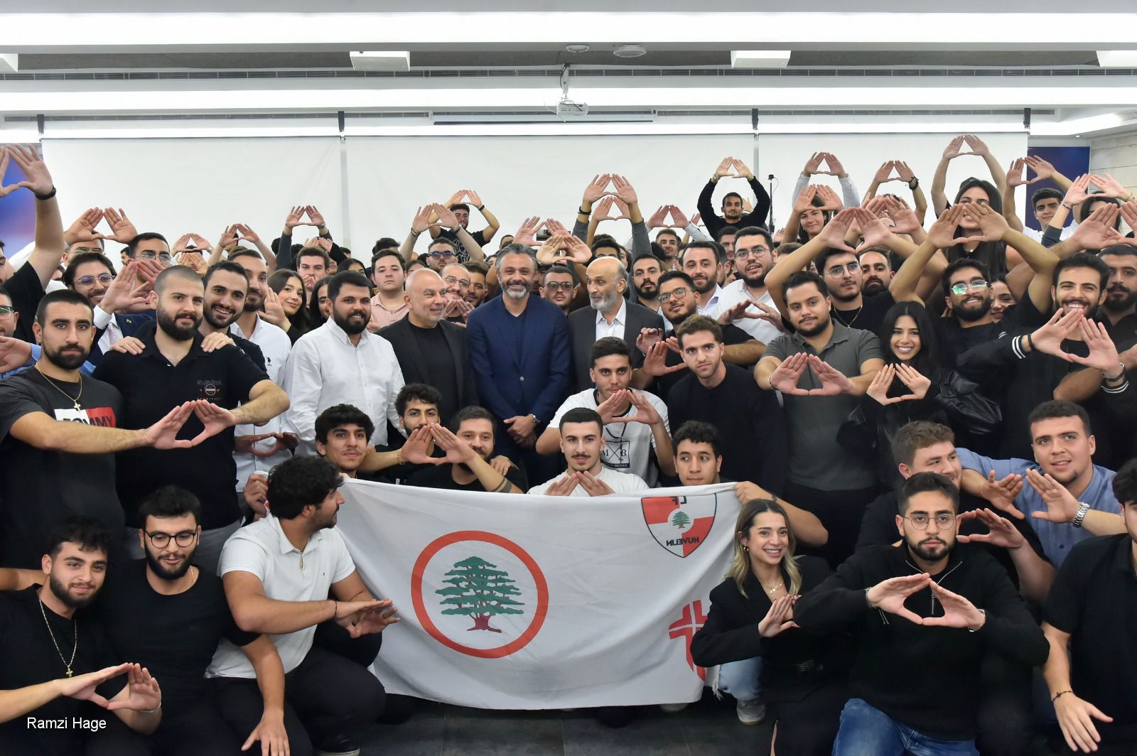 جعجع للطلاب: مشاركتكم في الاستحقاق النيابي ضرورية لمضاعفة القوة السياسية للقوات