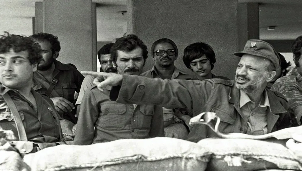 لبنان يعيش أجواء ما قبل اجتياح 1982... من يبرّدها؟