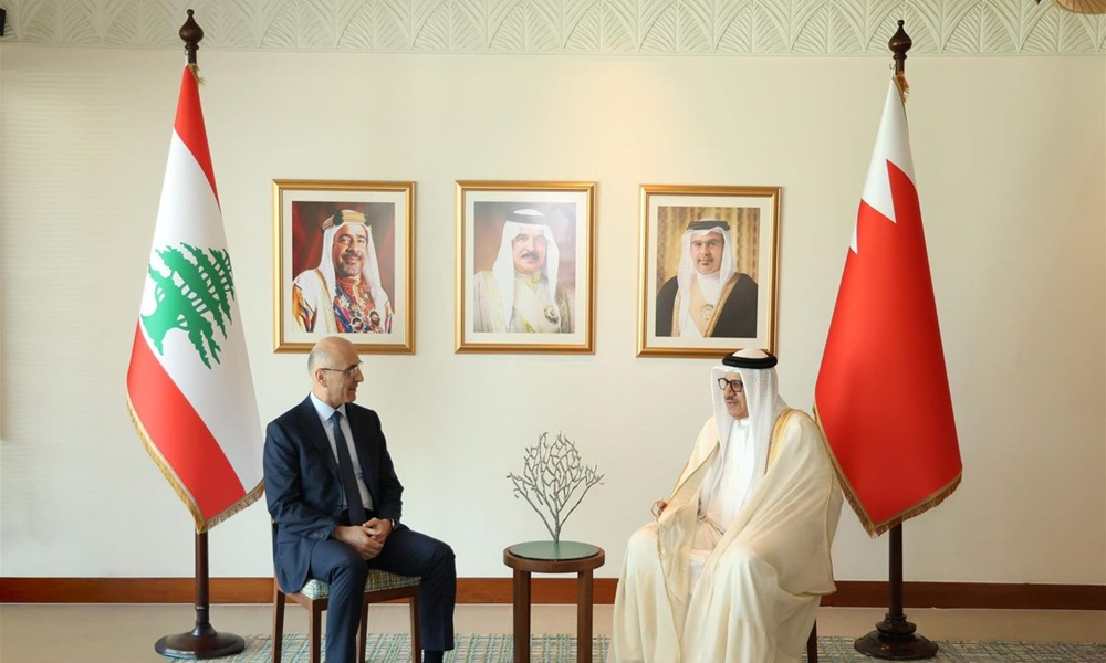 الحجار يستكمل مباحثاته في البحرين