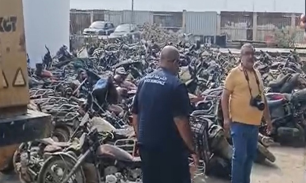 بلدية زحلة تتلف نحو 170 دراجة نارية غير شرعية