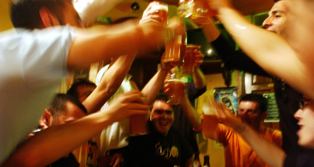 تعميم لوزارة السياحة بشأن القاصرين والكحول والمؤسسات السياحية!