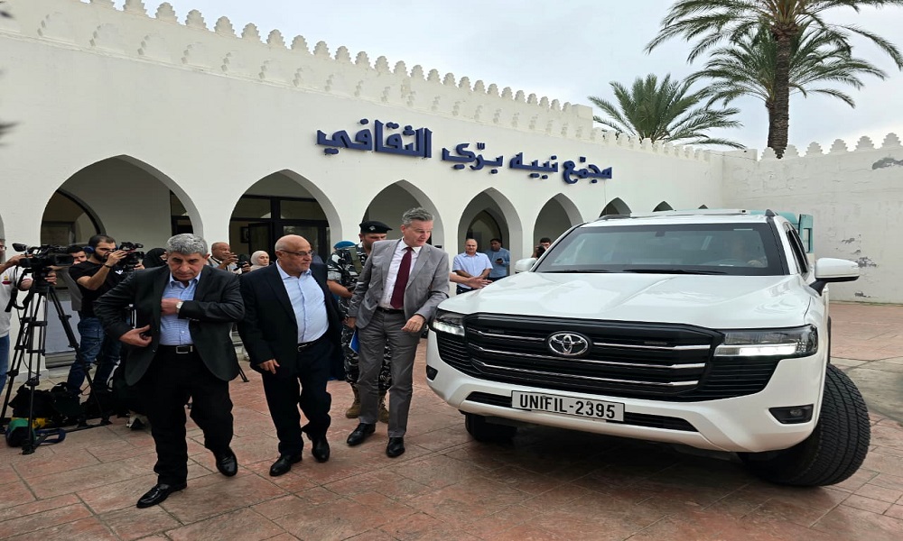 مصادر دبلوماسية تستغرب “إعادة الإعمار قبل سحب السلاح”