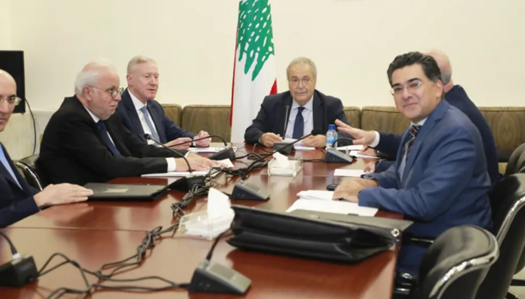 نضج التسوية الانتخابية: لا نواب ستة والاقتراع في الداخل
بري يسير بالتسوية إذا سار جعجع