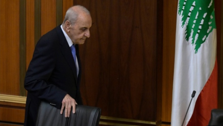 عون يتمسك بـ