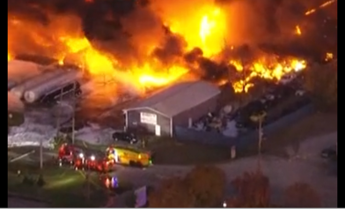 بالفيديو - 7 قتلى في تحطم طائرة شحن تابعة لشركة UPS بولاية كنتاكي الاميركية