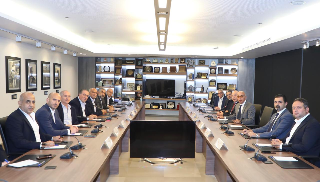 الهيئات الإقتصادية تناقش مع دندن الدور الذي يمكن أن تلعبه موانئ دبي في تطوير المرافئ اللبنانية