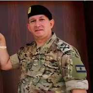 قائد الجيش يغادر القصر الجمهوري