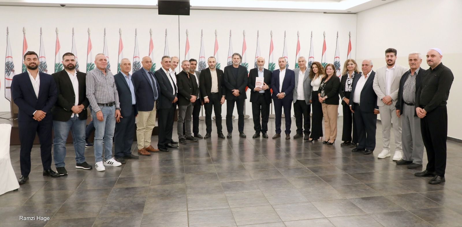 جعجع  بحث مع مجلس بلديتي دير دوريت  وعبيه - عين درافيل – عاليه، في التطورات العامة وحاجات بلداتهم