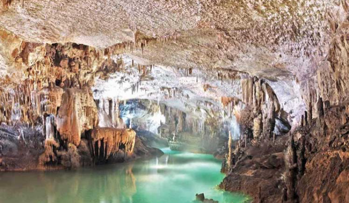 لجنة لتقصي الأضرار في جعيتا... ومهلة أسبوع