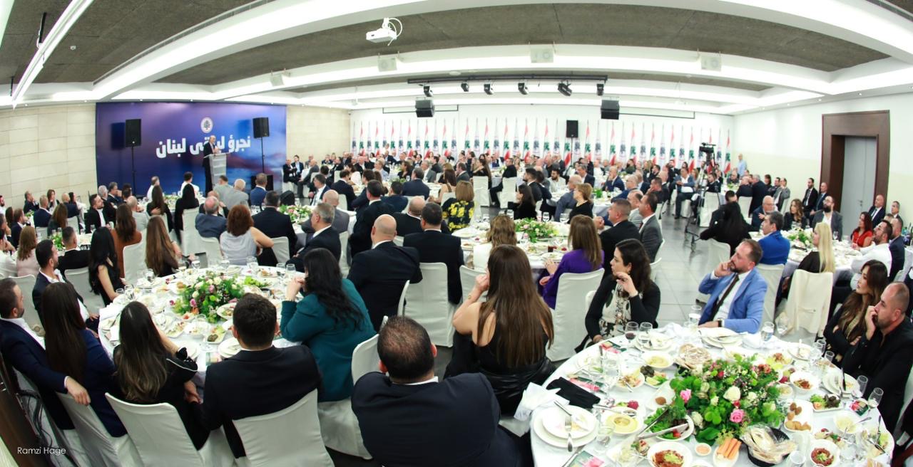 ‏جعجع خلال العشاء السنوي لمنسقيّة زحلة: ستكون “النجم الما بينطال” في النيابيّة