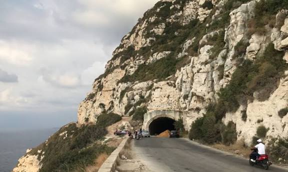 محافظ الشمال تكفّ يد رئيس بلدية شكا …ما السيب؟