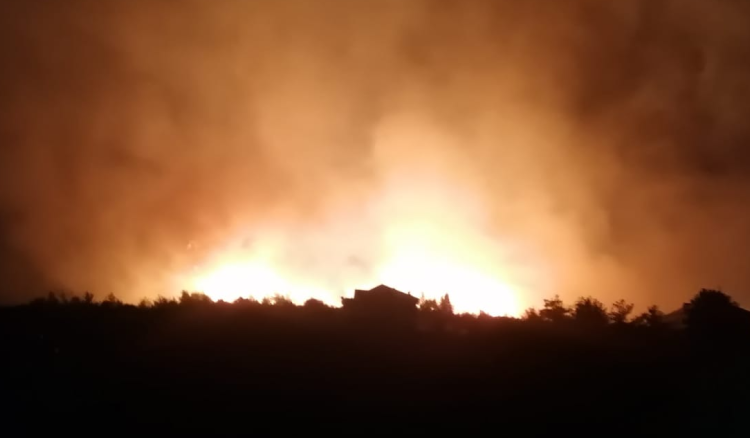 حرائق ضخمة في قرى إقليم الخروب!