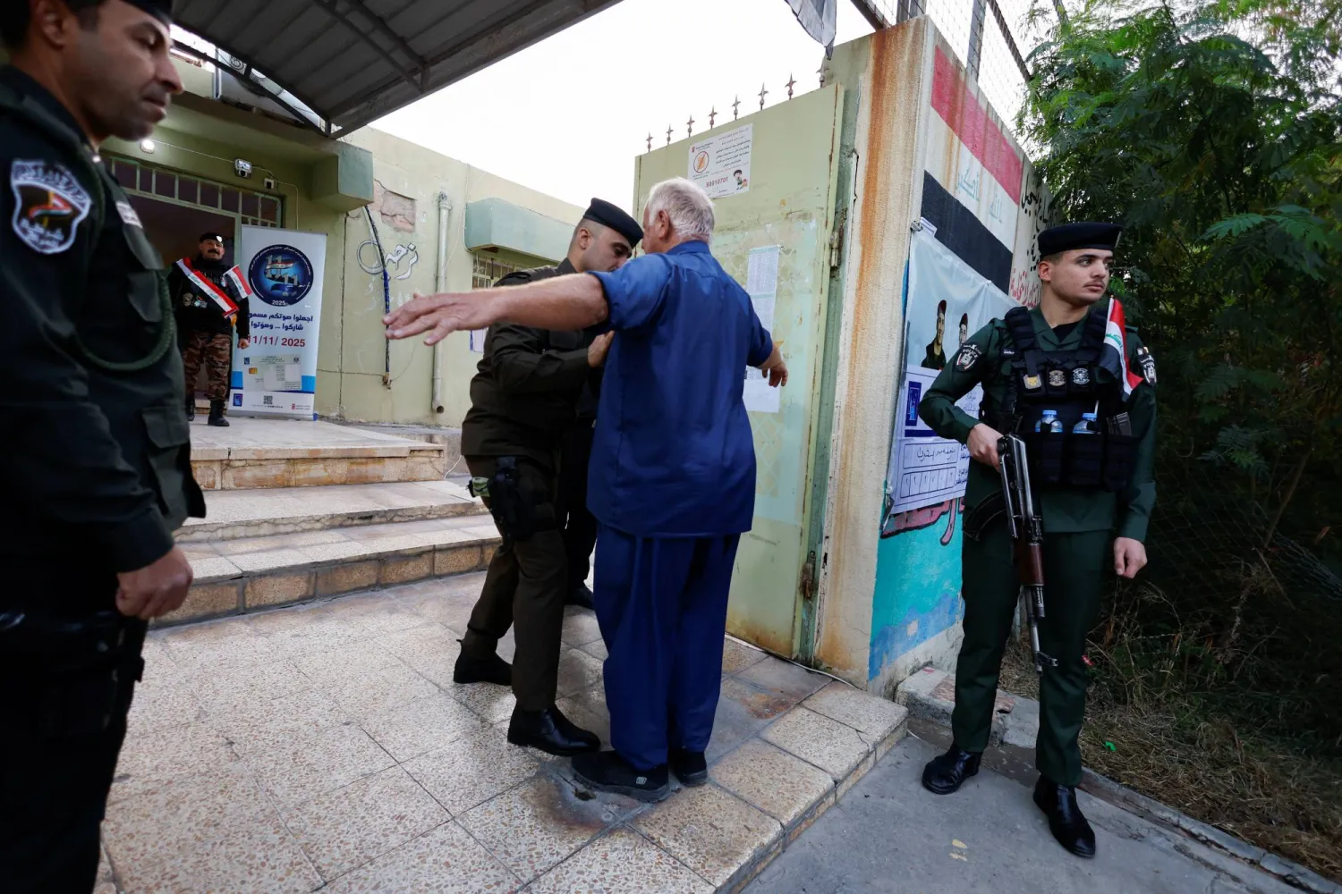 العراقيون يقترعون لاختيار برلمان جديد وسط إجراءات أمنية مشددة ومتابعة دولية