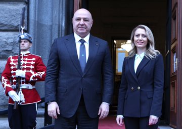 الرئيس عون يواصل لقاءاته في بلغاريا: لتعزيز العلاقات بين البلدين