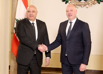 الرئيس عون يواصل لقاءاته في بلغاريا: لتعزيز العلاقات بين البلدين