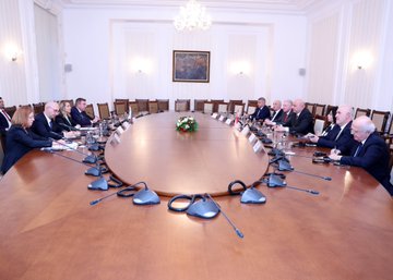 الرئيس عون يواصل لقاءاته في بلغاريا: لتعزيز العلاقات بين البلدين