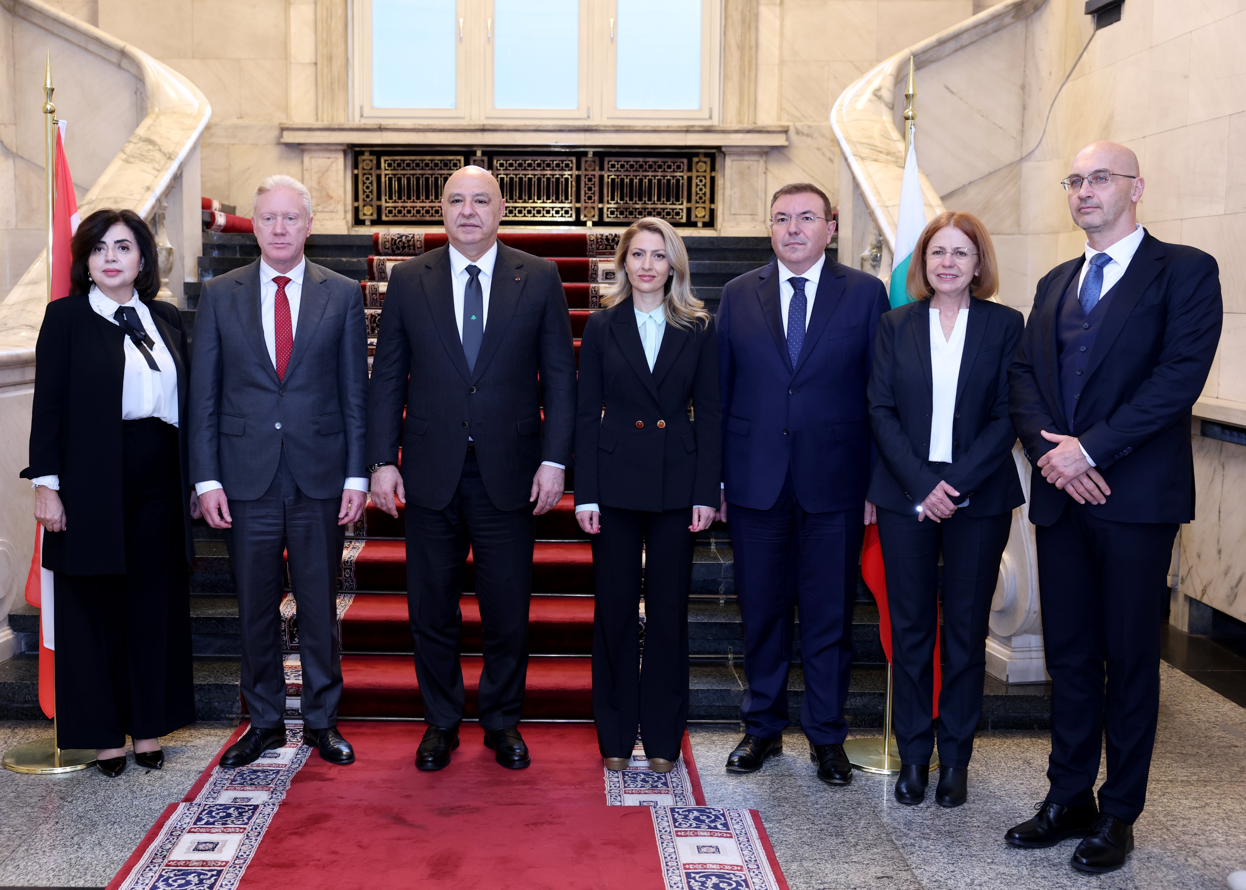 الرئيس عون يواصل لقاءاته في بلغاريا: لتعزيز العلاقات بين البلدين