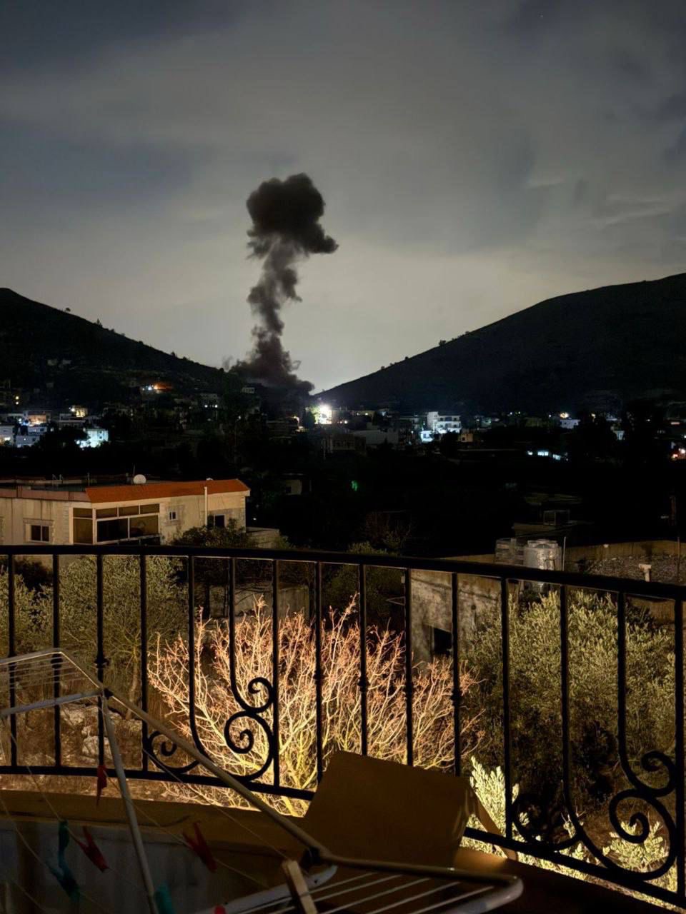 بالصور- غارات صباحية على عيترون وطيرفلسيه