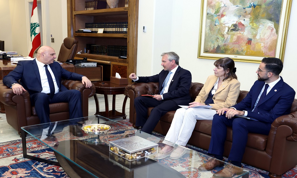 عون: إعادة اللبنانيين المحتجزين في إسرائيل أولويّة