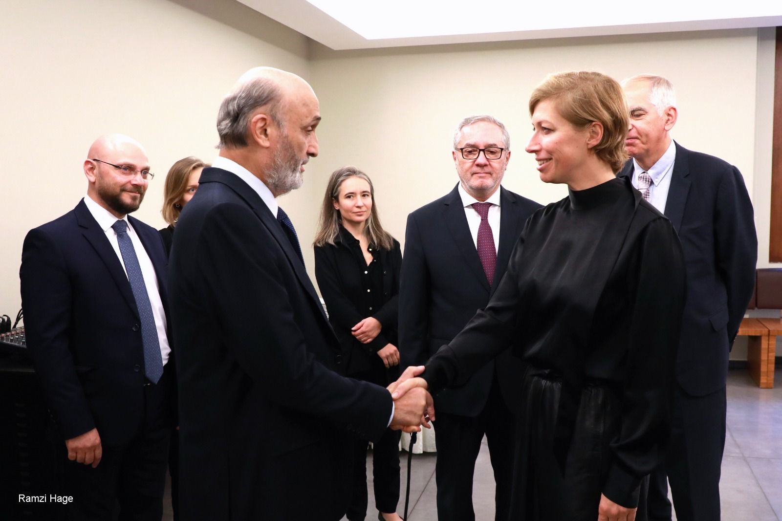 جعجع بعد لقائه مستشارة ماكرون: فرنسا تدفع لدعم الدولة والجيش اللبناني