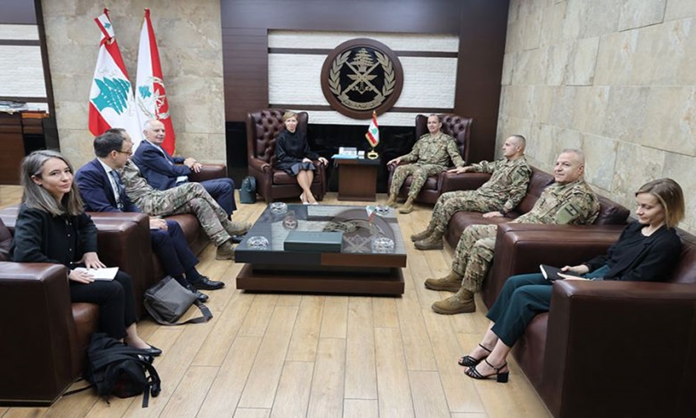 تطبيق اتفاق وقف النار بين قائد الجيش ومستشارة ماكرون