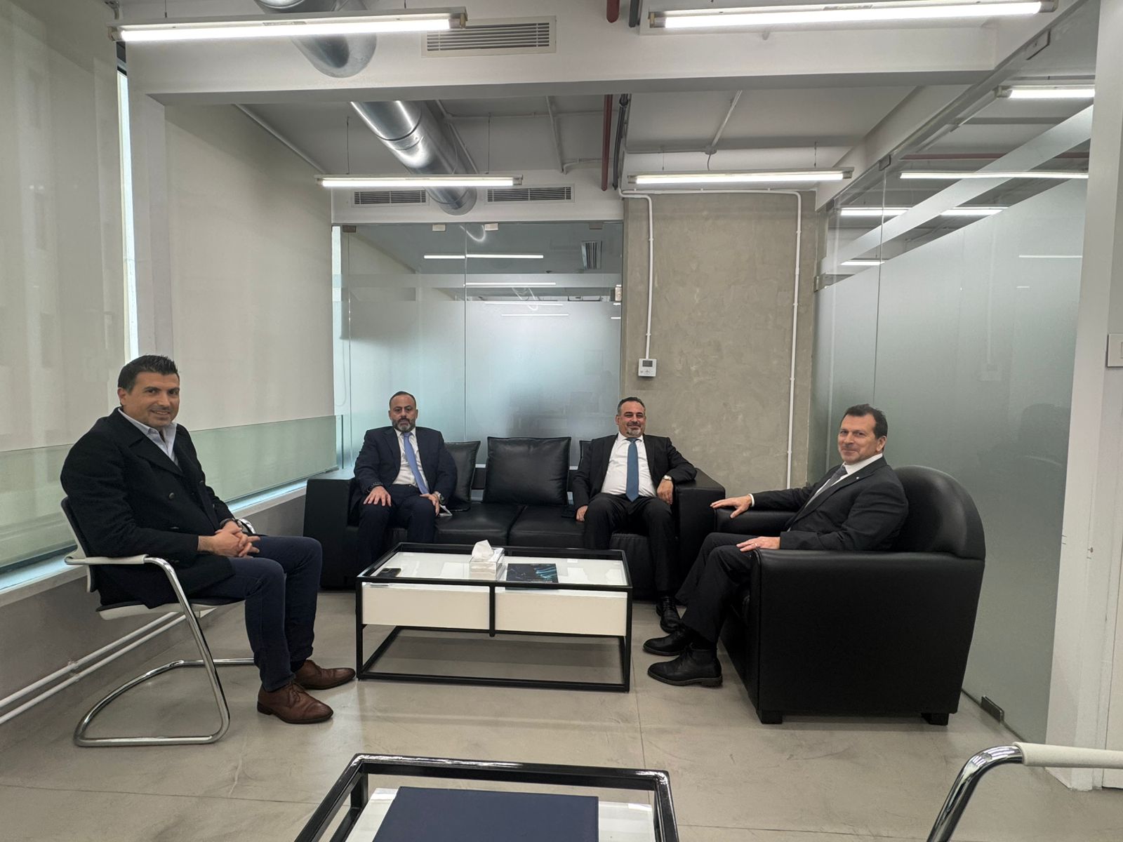 لقاء بين شحادة ونائب حاكم مصرف لبنان بحث الانتقال إلى اقتصاد رقمي وتقليص اقتصاد الكاش