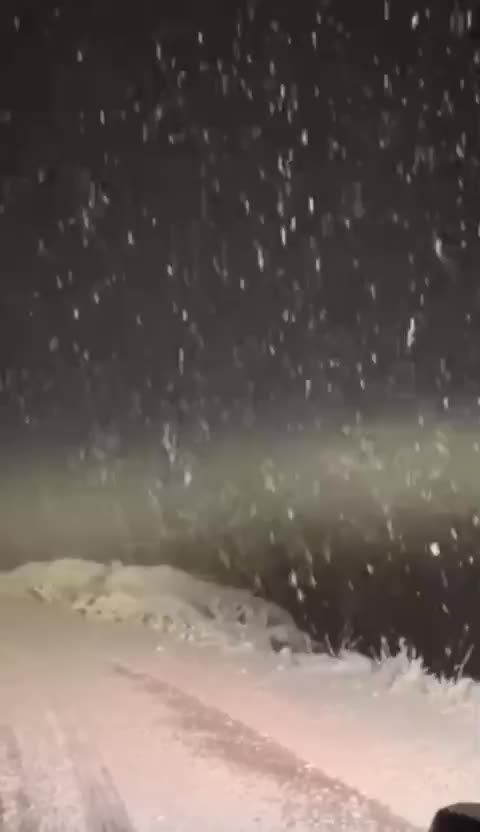 بالفيديو - الثلوج بدأت تكلل جبال لبنان