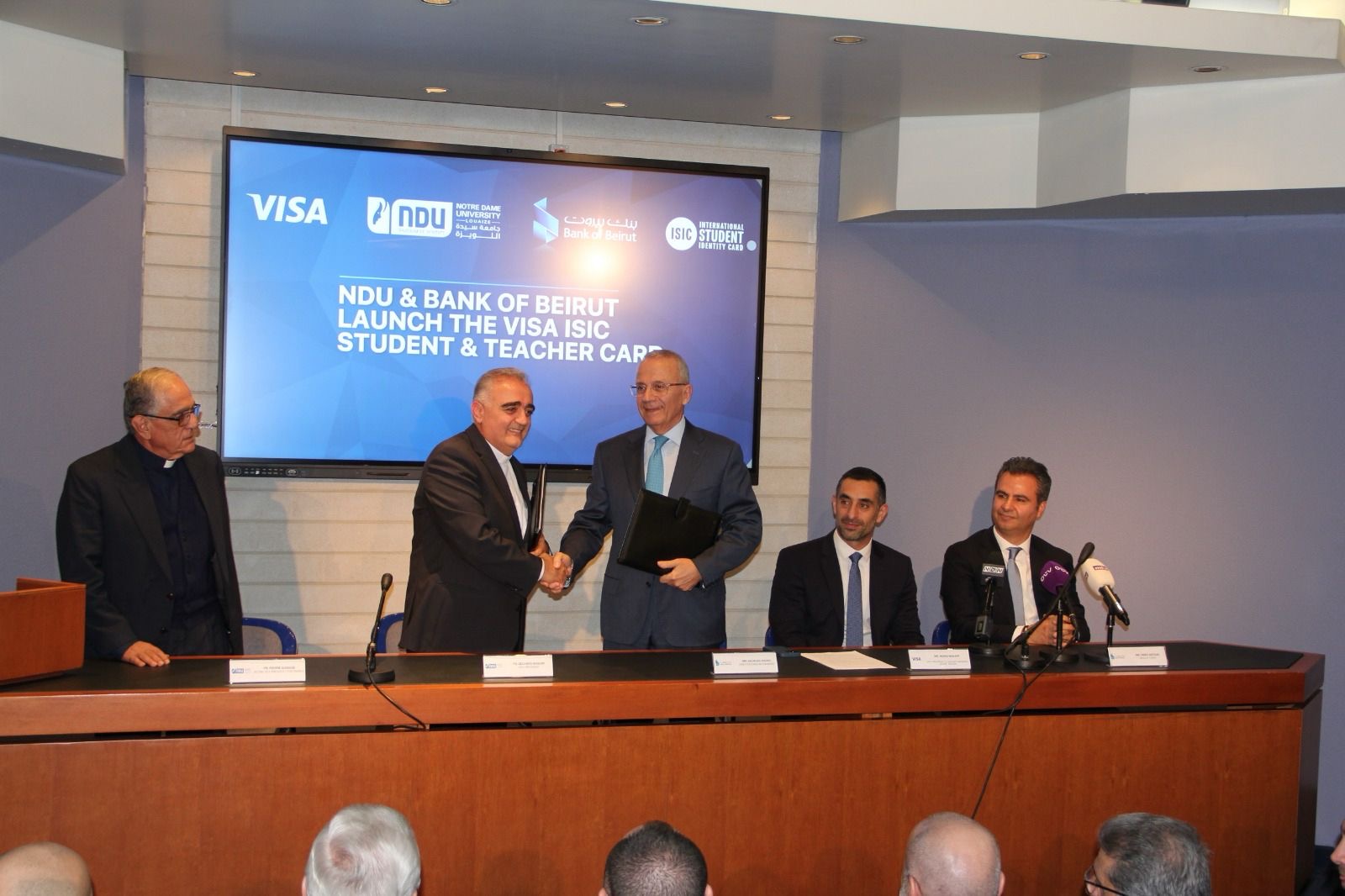 بنك بيروت وجامعة سيّدة اللويزة (NDU) يطلقان مبادرة طلّابية رقمية مبتكرة بالشراكة مع Visa وISIC