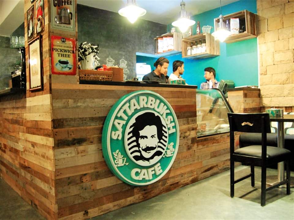 إضراب واسع لموظفي “ستاربكس” في يوم الازدحام الأكبر… وانتصار قانوني لنسخة باكستانية تحمل اسماً مشابهاً